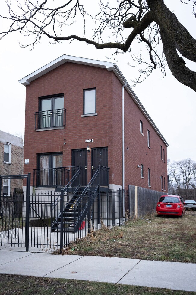 Building Photo - 3015 W Arthington St