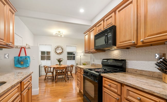 Building Photo - 8 Oakland St