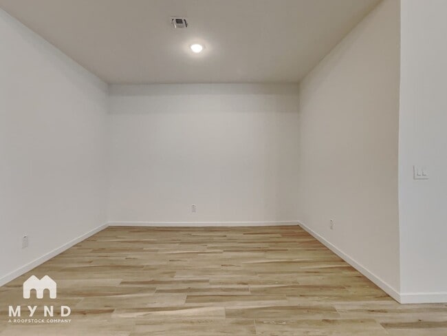 Building Photo - 7918 N 79th Ave