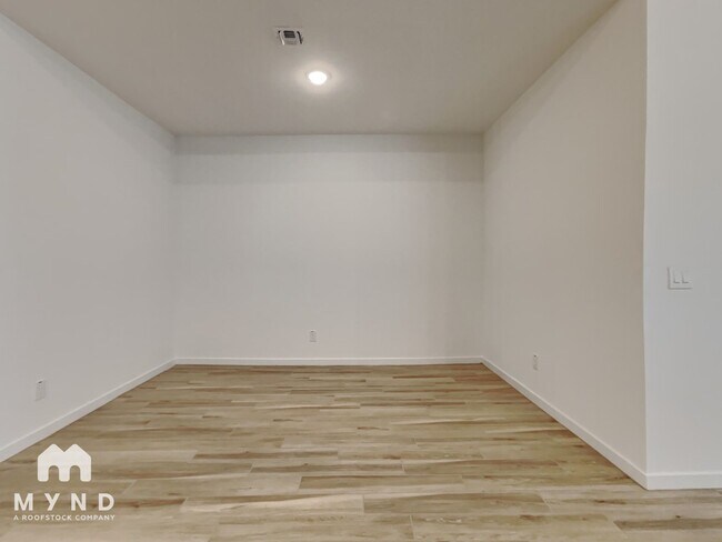 Foto del edificio - 7918 N 79th Ave