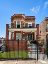 Building Photo - 4935 W Fulton St