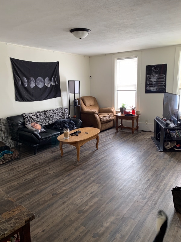 460 E Broadway St Unit 3, Winona, MN 55987 Room for Rent in Winona