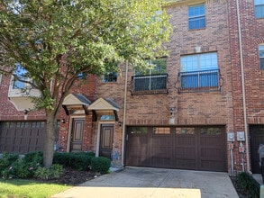 Building Photo - Room in Townhome on Chase Ln
