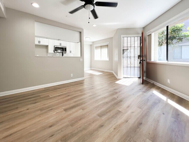 Foto del edificio - 320 W Lomita Ave