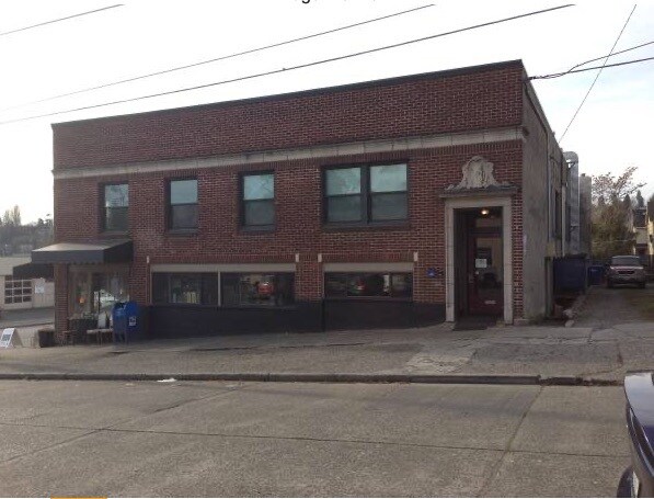 27th Ave side of Apartment Bldg - 5505 27th Ave NE