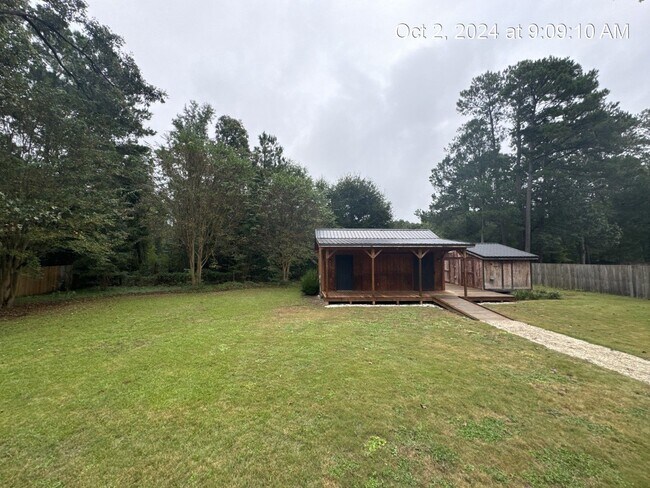 Building Photo - 341 Greentree Dr