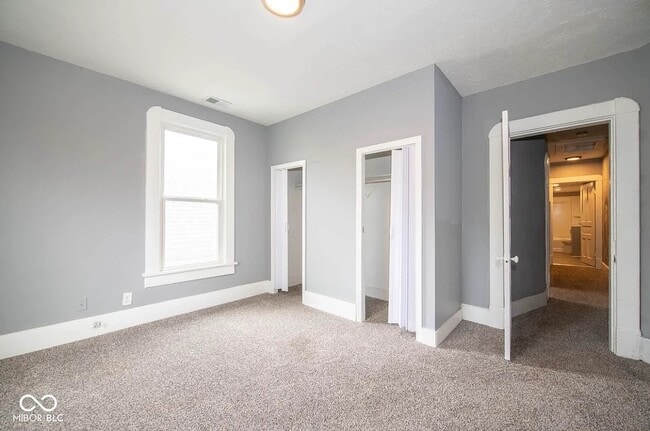 Building Photo - 246 N Beville Ave