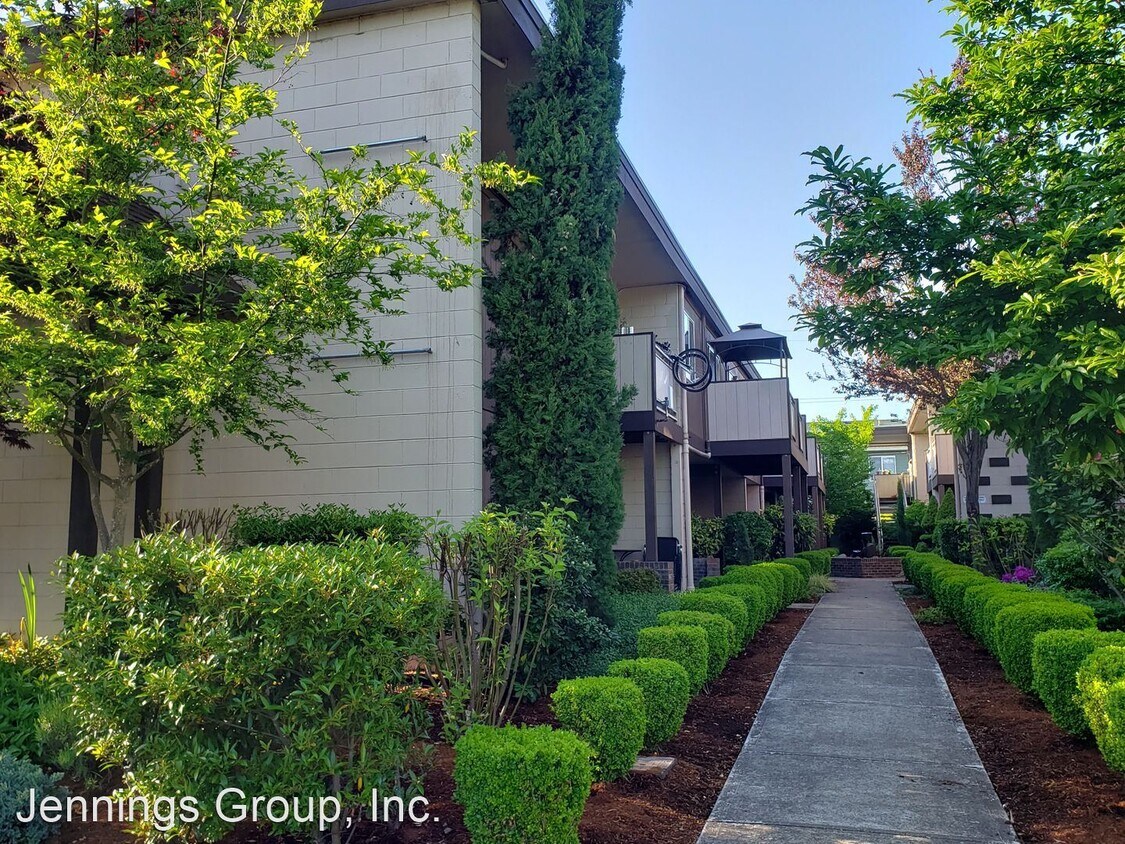 Building Photo - 116 E 16th Ave