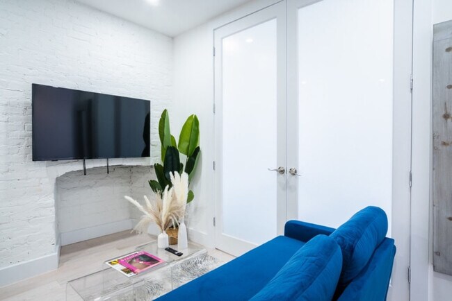 Foto del edificio - 402 E 11th St