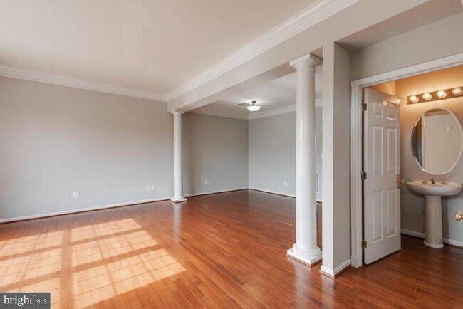 Foto del edificio - 25286 McIntyre Sq