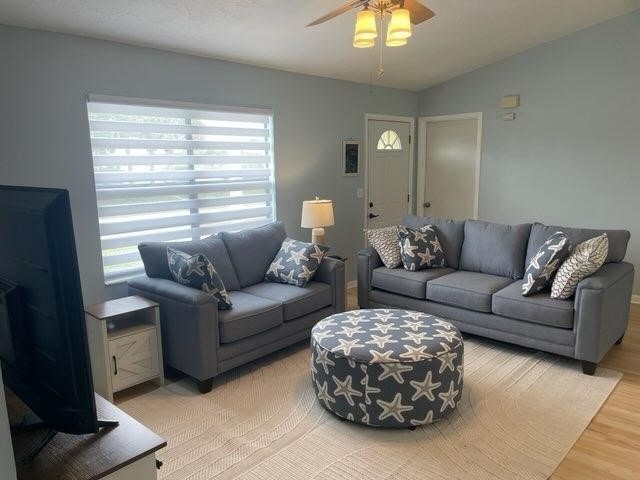 Building Photo - 1080 Seamist Ln