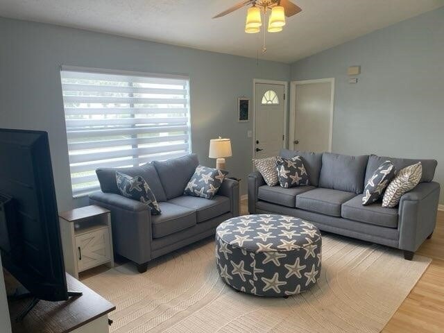 Foto del edificio - 1080 Seamist Ln