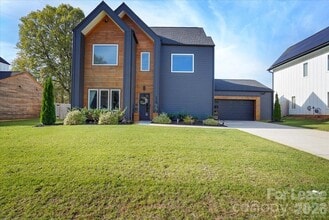 Building Photo - 5908 Pepper Bush Ln