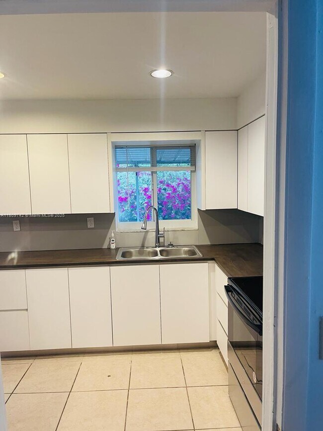 Foto del edificio - 3409 SW 64th Ave