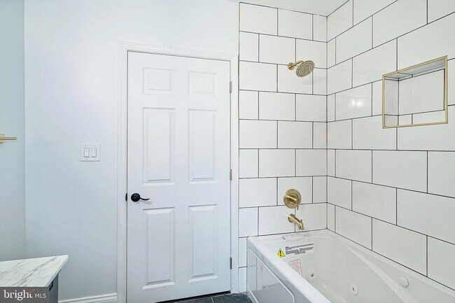 Foto del edificio - 6138 Morton St