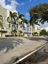 Building Photo - 533 NE 3rd Ave