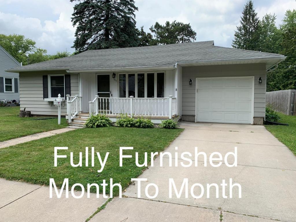 507 10th St House Rental in Baraboo, WI