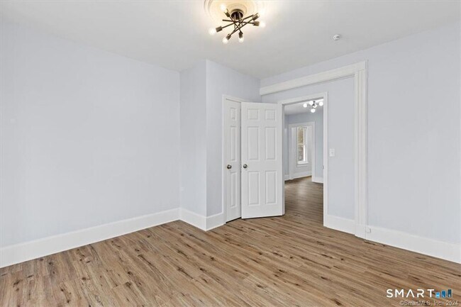 Building Photo - 55 Admiral St