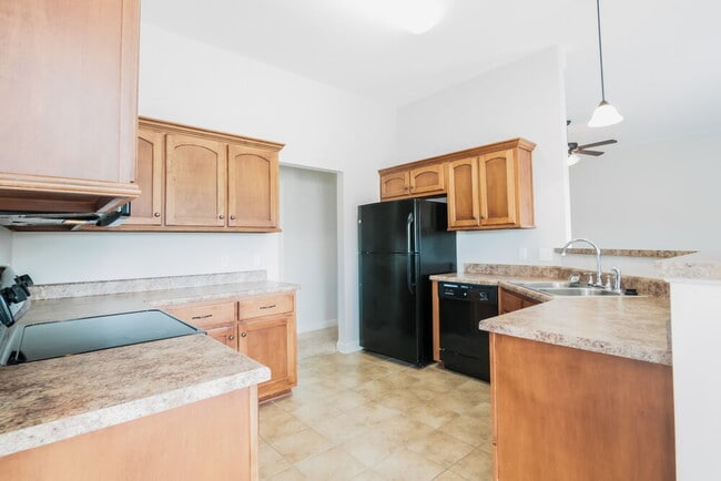 Building Photo - 2571 Blue Ridge Dr