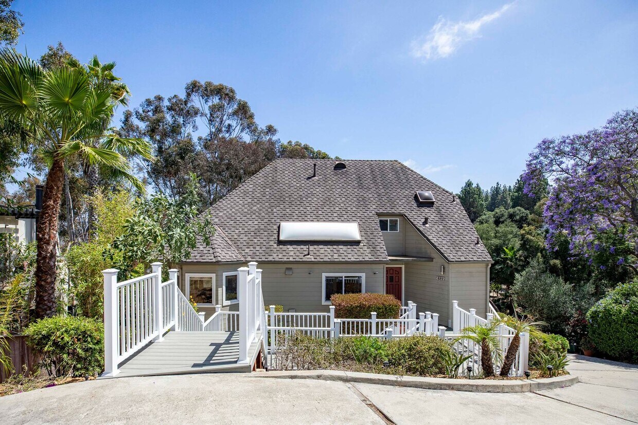Foto principal - Hillside La Mesa, single family home, 3Bed...