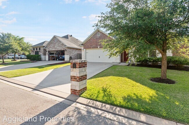 Foto del edificio - 3 br, 2.5 bath House - 2318 Carisbrooke