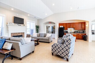 Building Photo - Groves at Town Center