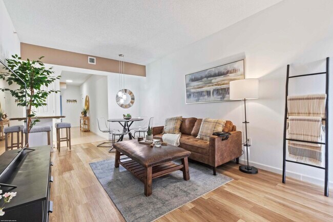 Building Photo - 2060 Greenview Shores Blvd
