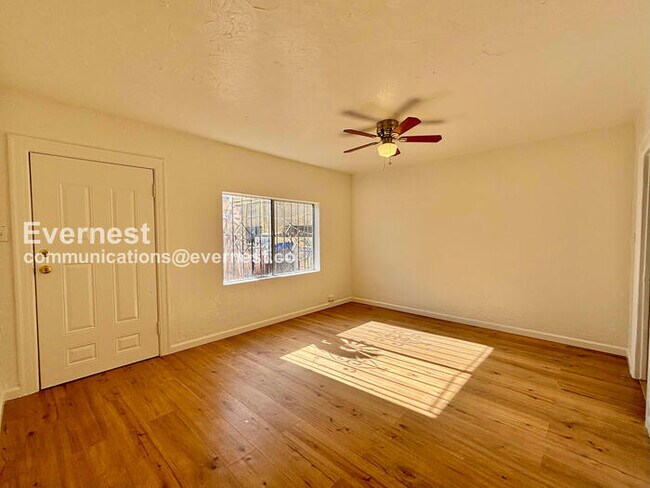 Foto del edificio - 428 1/2 North Kingsley Drive