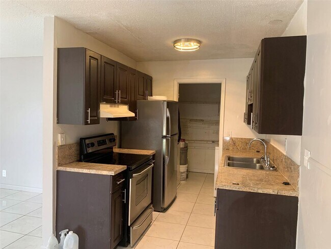 Foto del edificio - 1010 SW 76th Ave