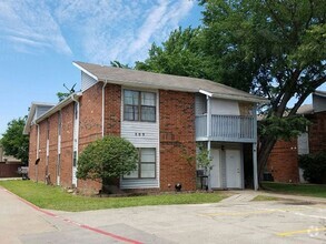 Building Photo - 809 SE 4th St