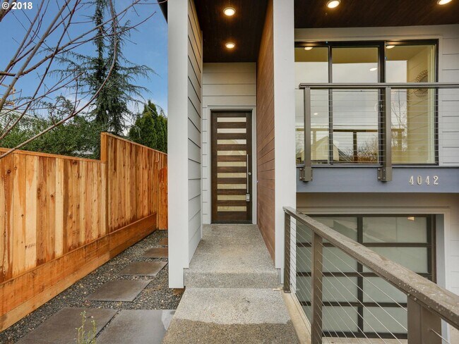 Building Photo - Amazing 3 Bed, 2.5 Bath Home!!  Large Livi...