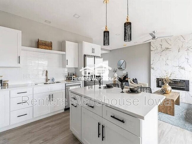 Foto del edificio - 15536 Rocklyn Pl