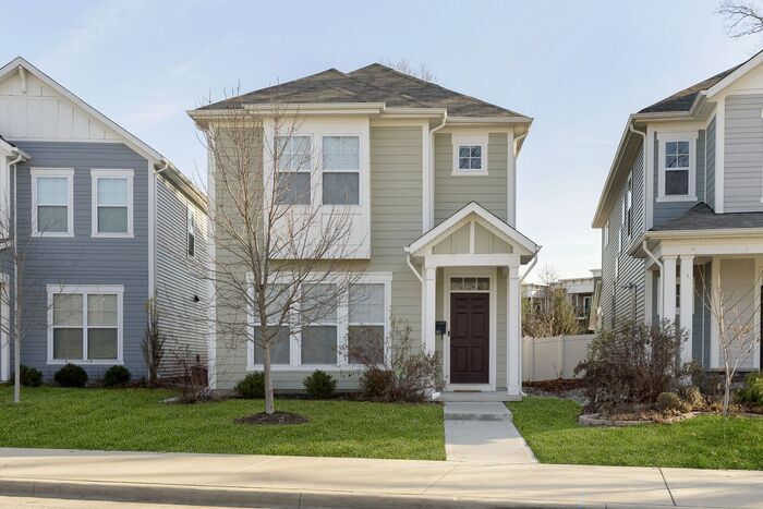 Foto principal - Beautiful 3 Bed 2.5 Bath in Central Greens...