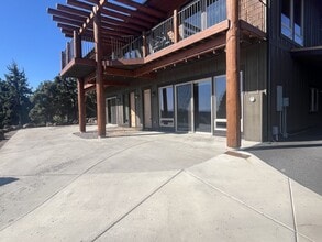 Building Photo - 2515 NW Upper Rim Pl