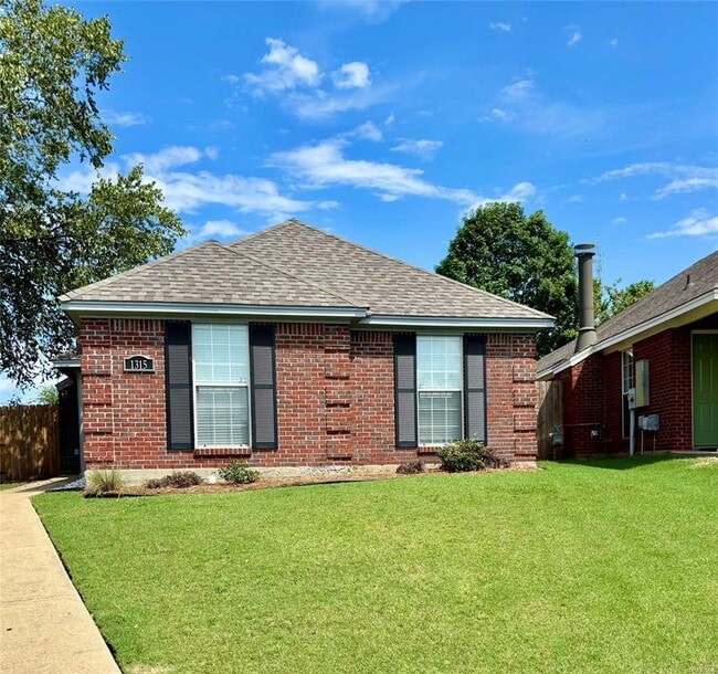 Building Photo - 1315 Cameron Ct
