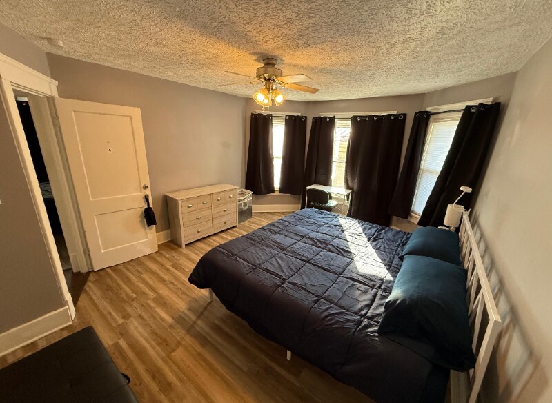 Foto principal - 909 4th St NW