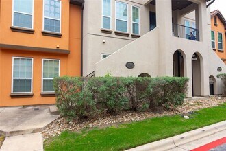 Building Photo - 12205 Terraza Cir