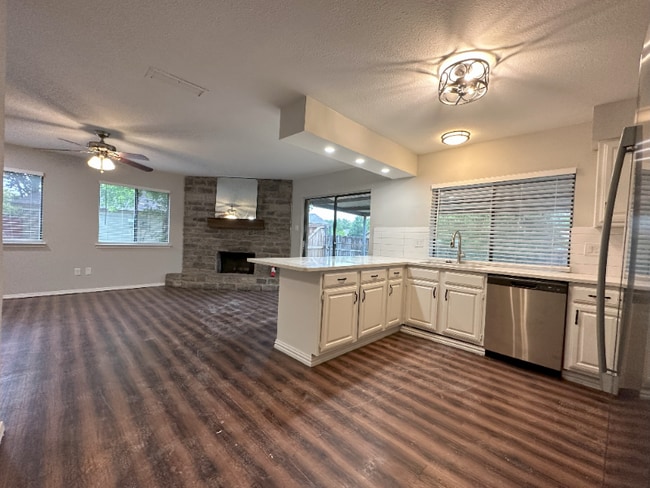 Building Photo - 2609 Trailridge Dr