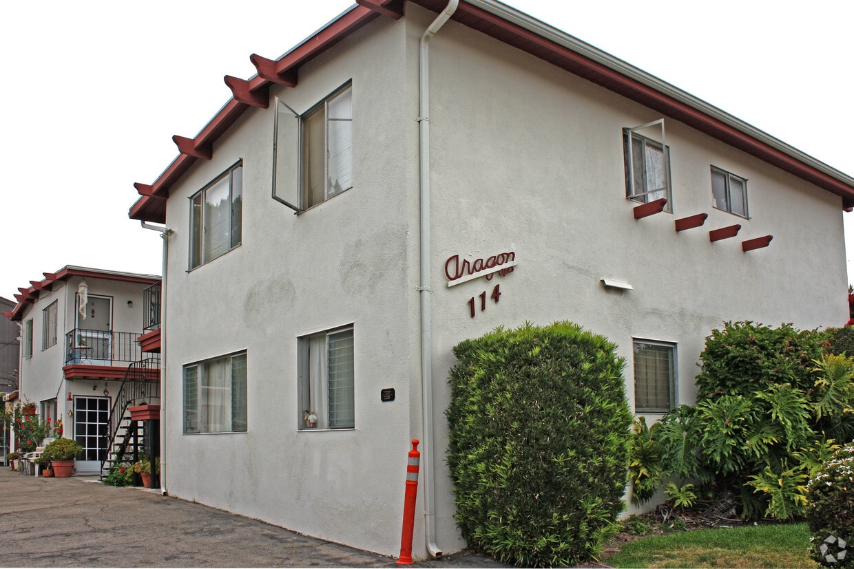 Foto del edificio - 114 Avenida Aragon