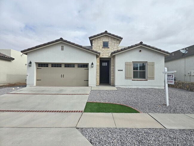Foto del edificio - LUXURIOUS EASTSIDE HOME FOR RENT