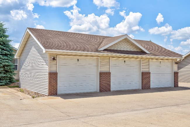 Building Photo - 1509 Prairie Dr