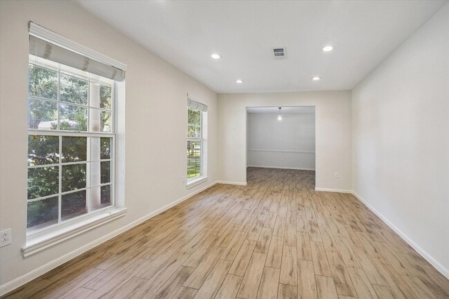 Building Photo - 5942 Portal Dr