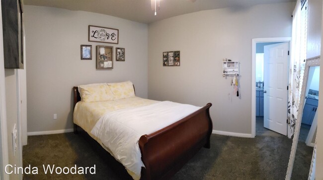 Building Photo - 2 br, 2 bath House - 1866 W Roby Ave