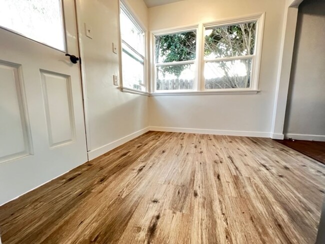 Building Photo - Remodeled One Bedroom in Leucadia