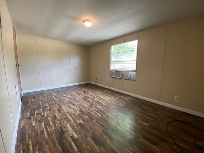 Foto del edificio - 107 N 3rd St