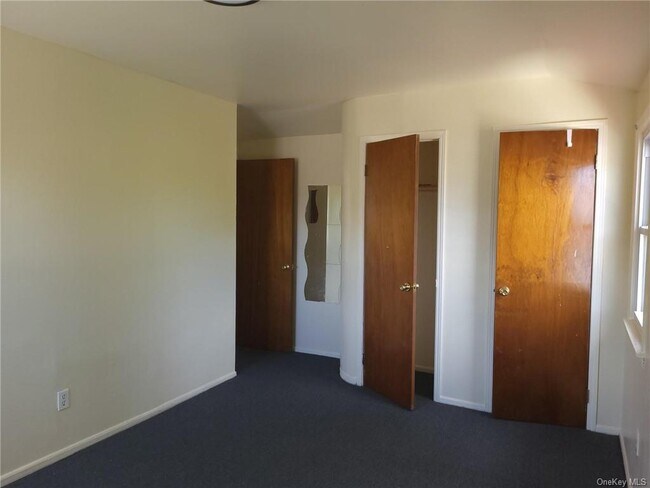 Building Photo - 228-9-22146 146th Ave