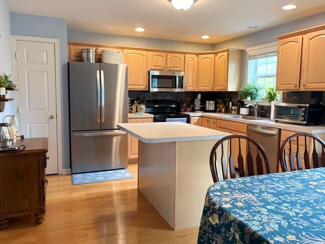 Kitchen - 330 weatherstone drive