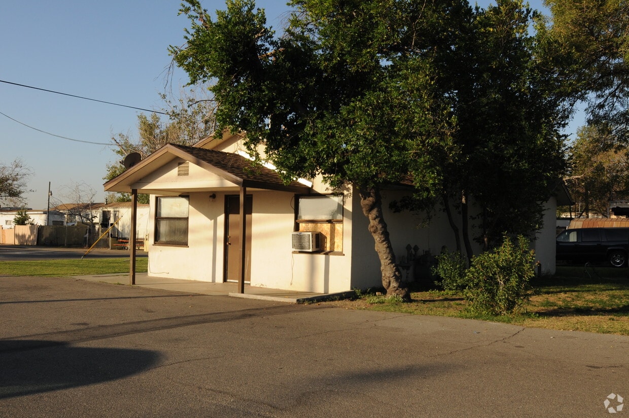 Building Photo - Hacienda Mobile Home Park