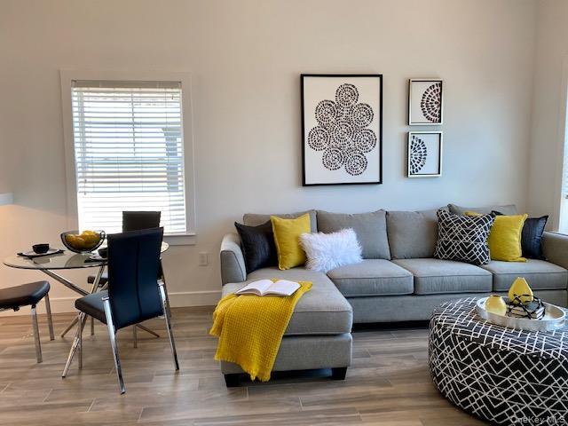 Foto del edificio - 148 S Front St