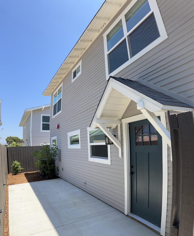 Building Photo - 3564 Bancroft St